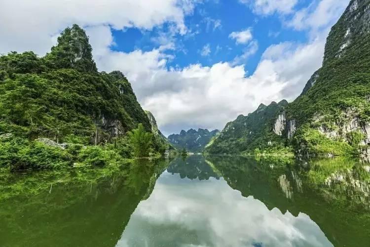 中国共产党上海市杨浦区第十一届纪律检查委员会第四次全体会议举行